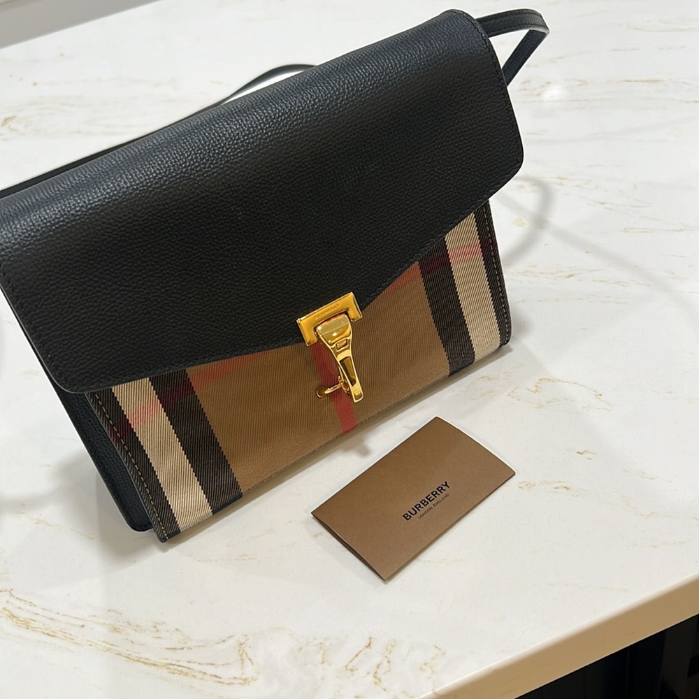 Brand new Burberry bag - Picture 7 of 9